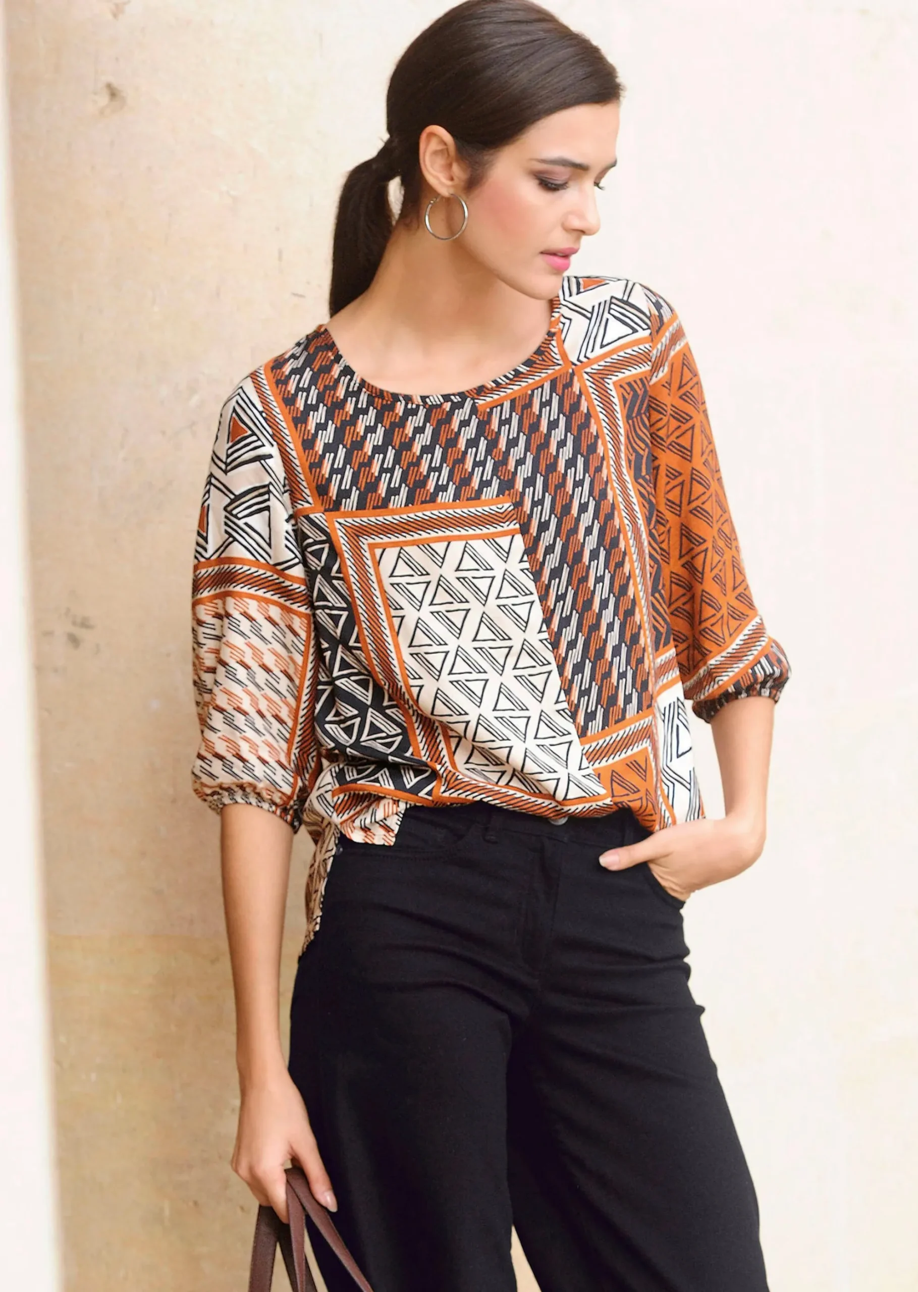 Bluse in mordener Patchoptik