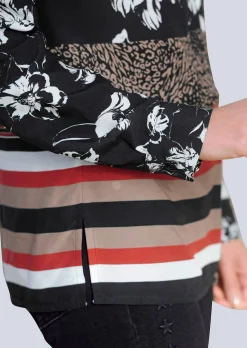Bluse mit Druckbordüre am Saum
