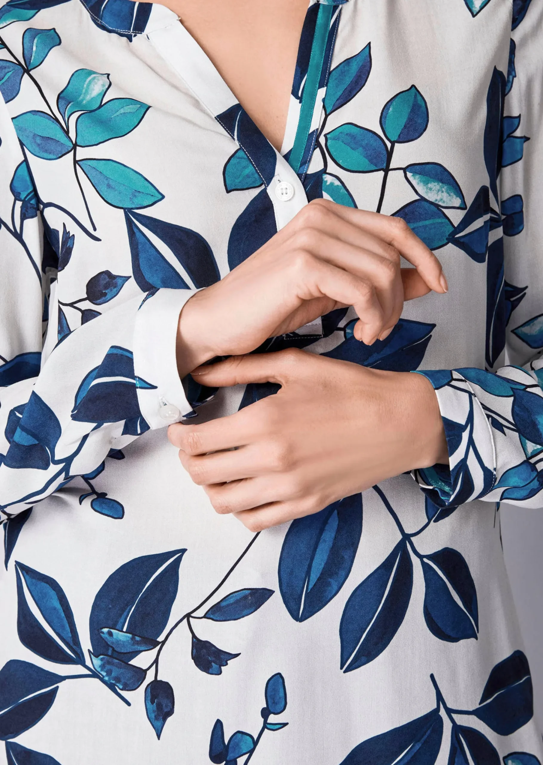 Bluse mit floralem Dessin