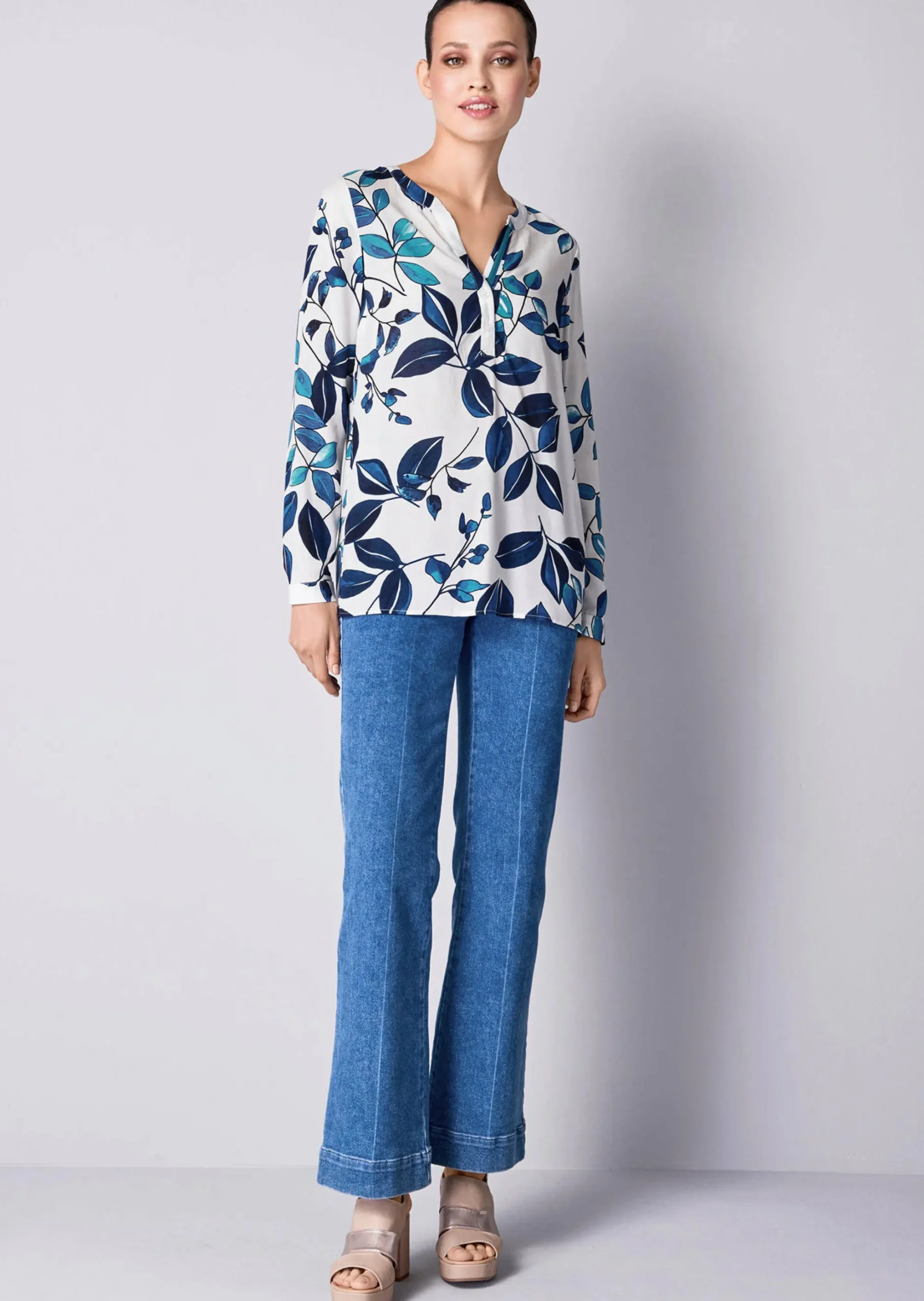 Bluse mit floralem Dessin
