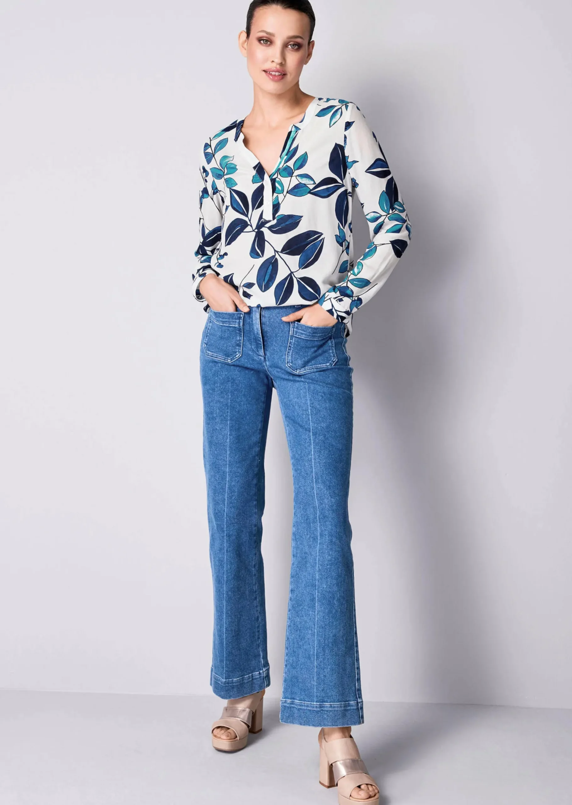Bluse mit floralem Dessin