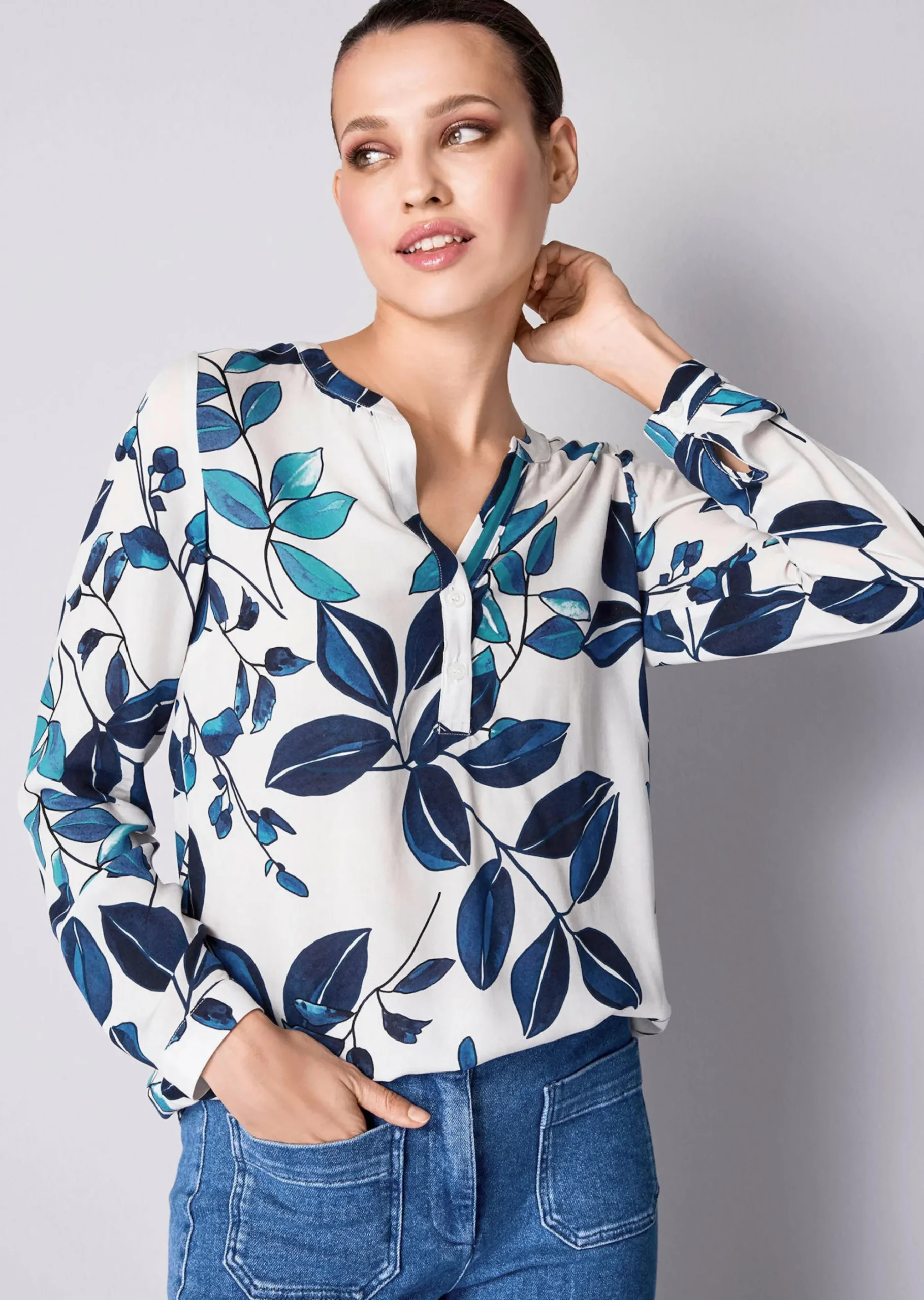 Bluse mit floralem Dessin