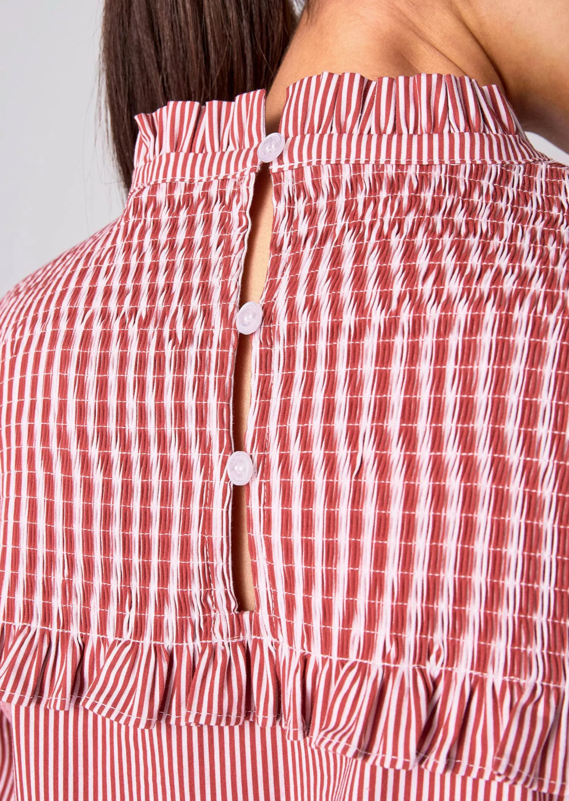 Bluse mit gesmoktem Ärmel