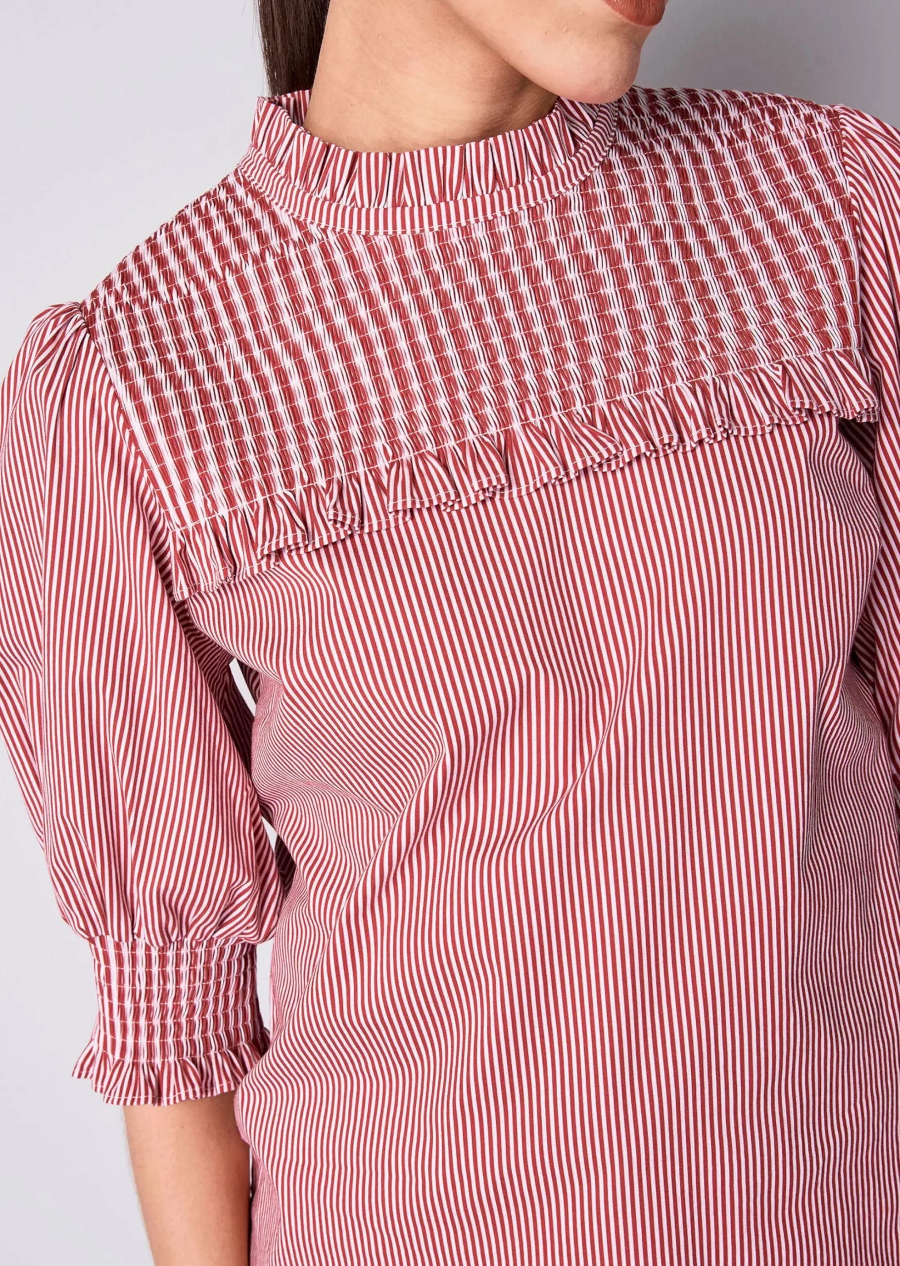 Bluse mit gesmoktem Ärmel