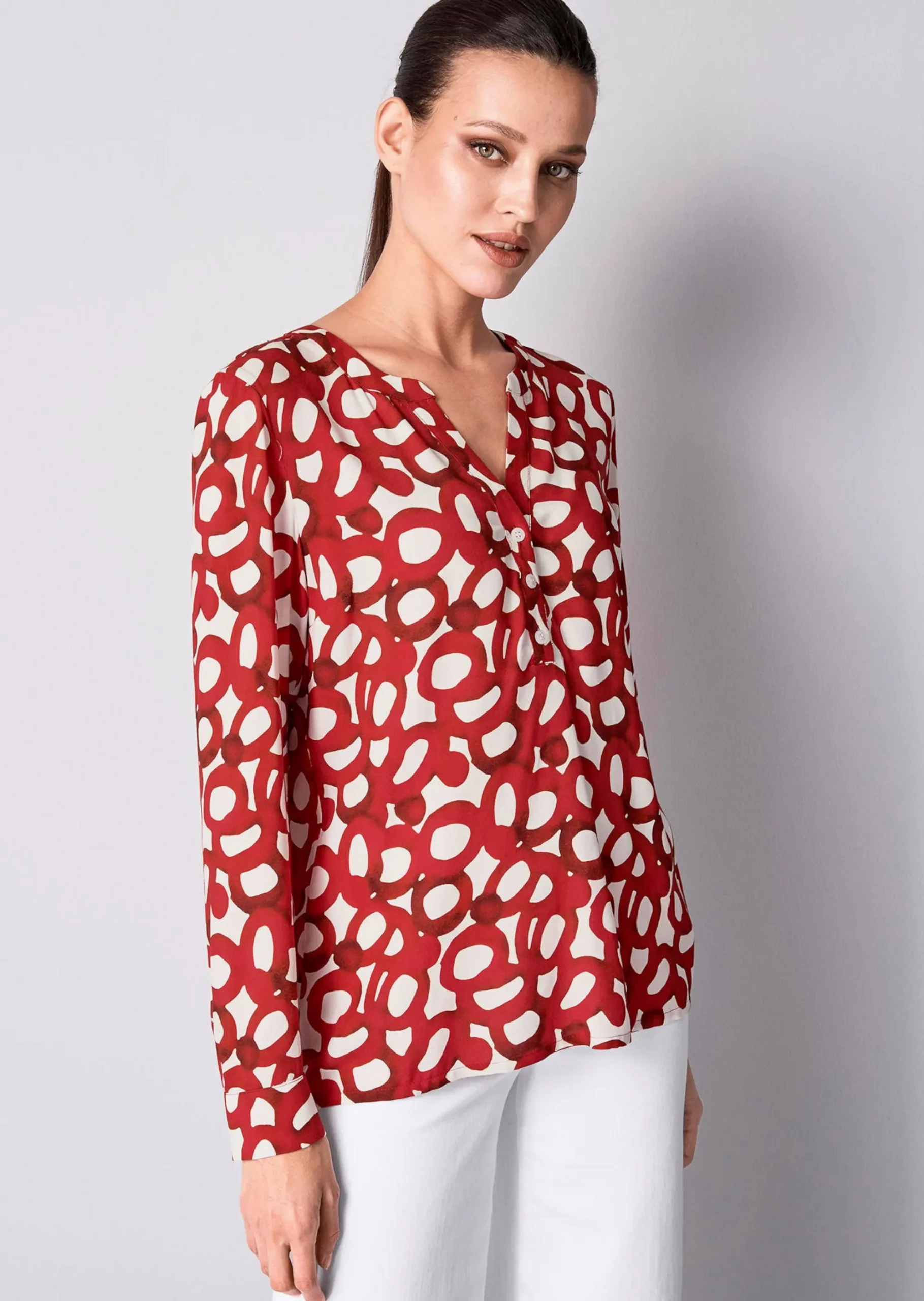 Bluse mit grafischem Dessin