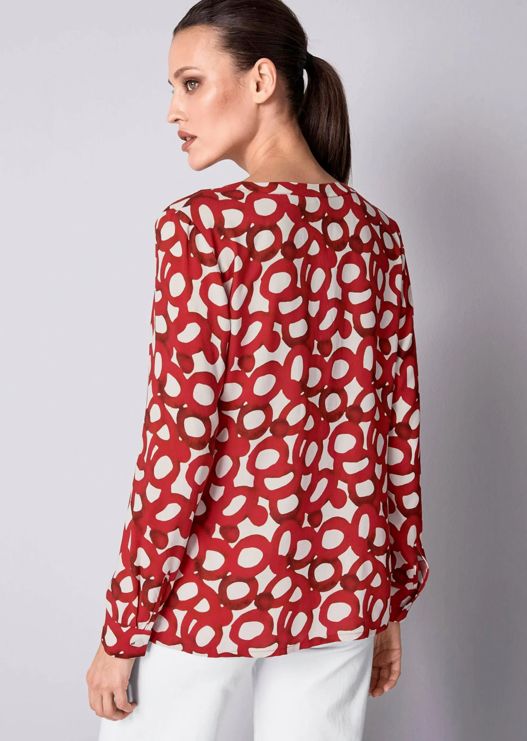 Bluse mit grafischem Dessin