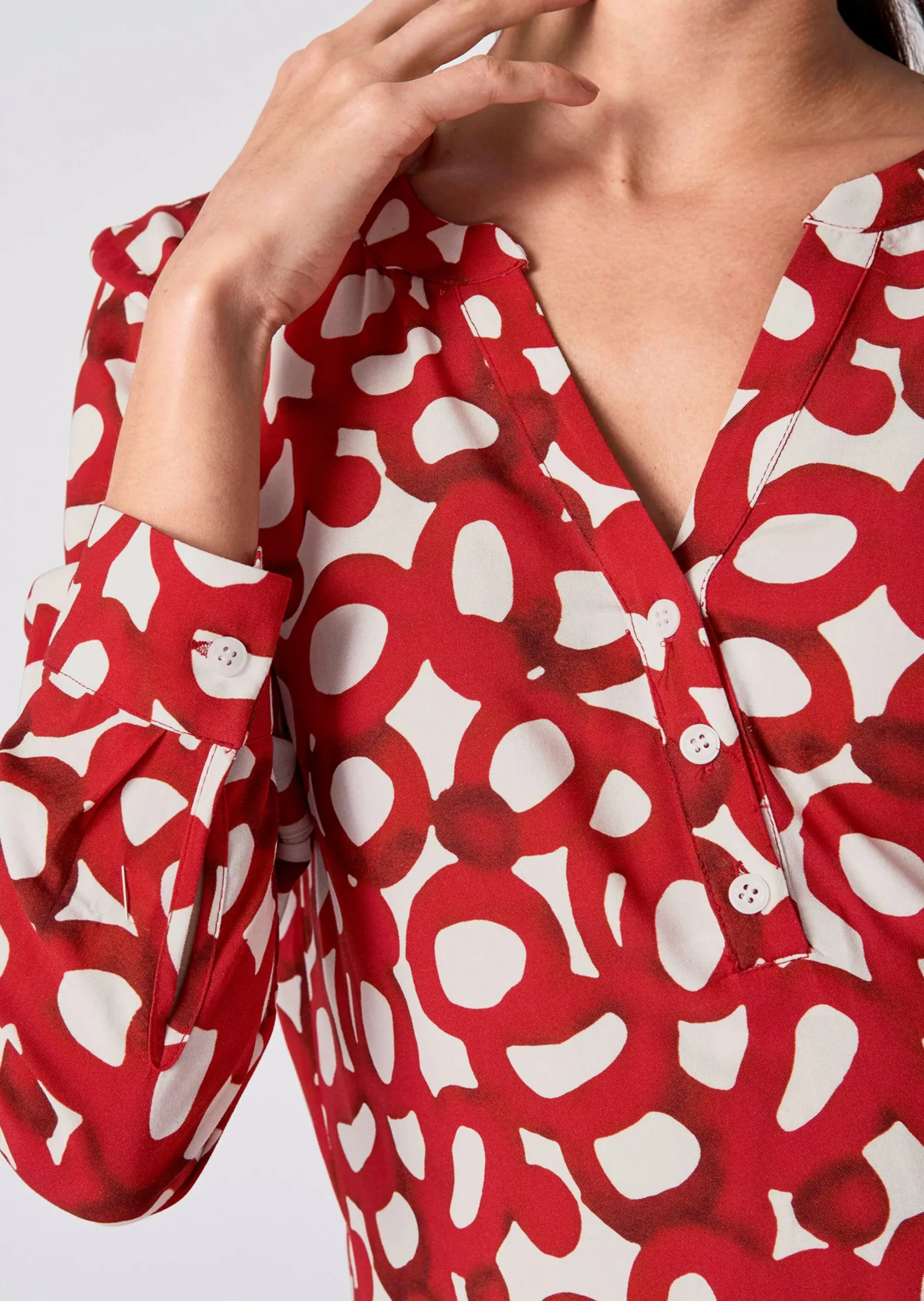 Bluse mit grafischem Dessin