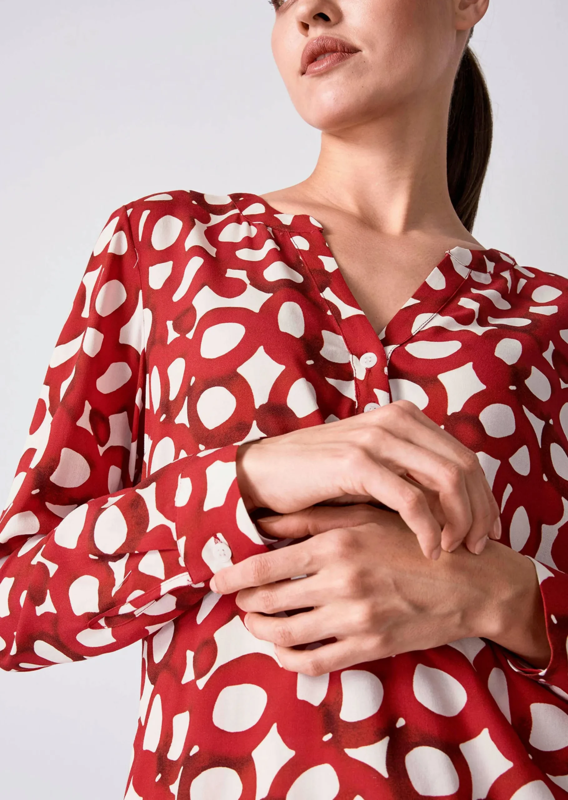 Bluse mit grafischem Dessin