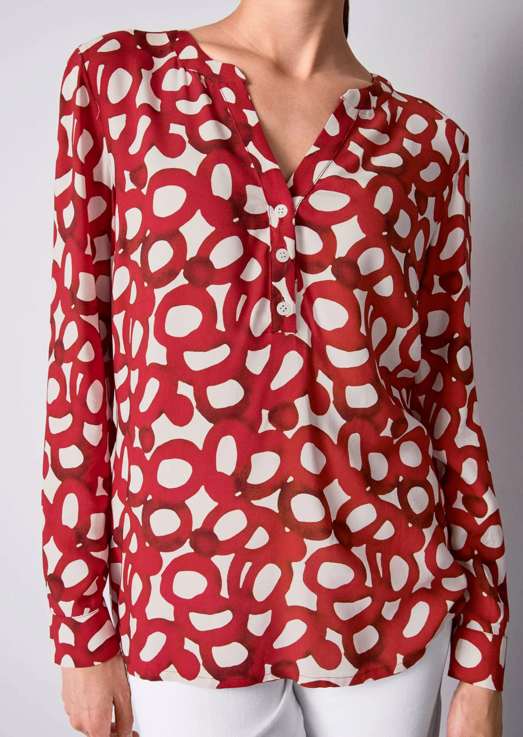 Bluse mit grafischem Dessin
