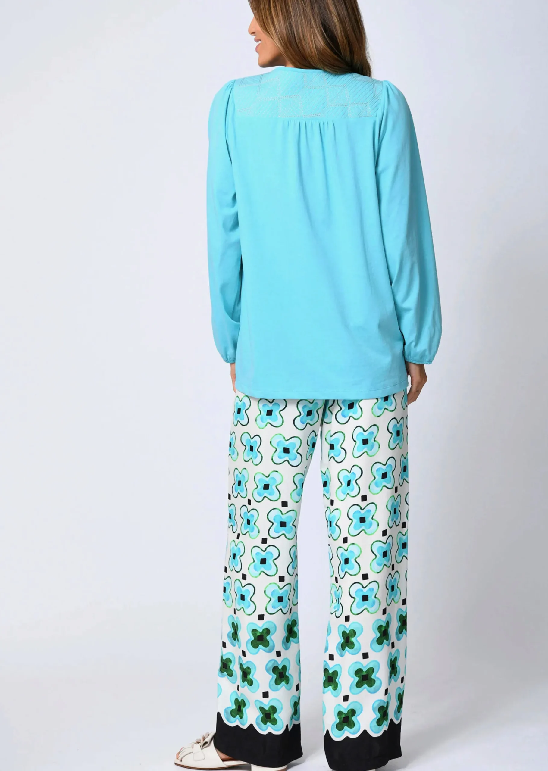 Bluse mit grafischer Stickerei