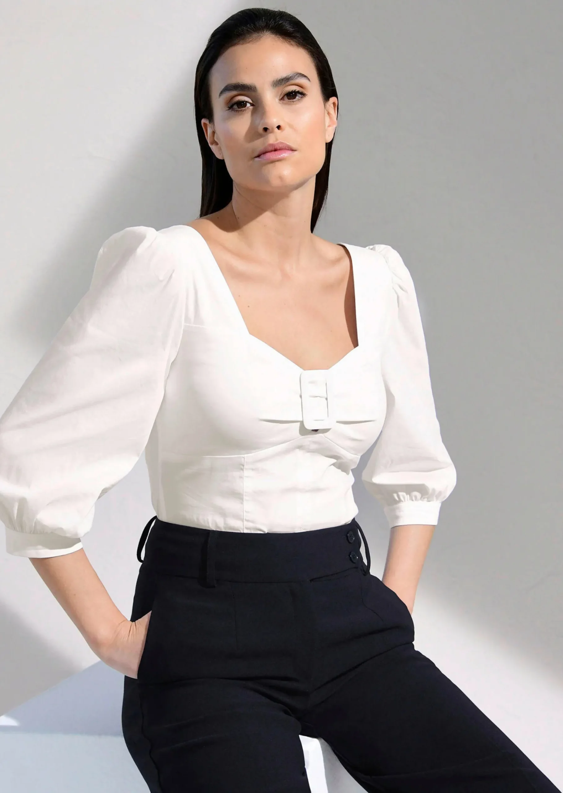 Bluse mit Riegel im Vorderteil