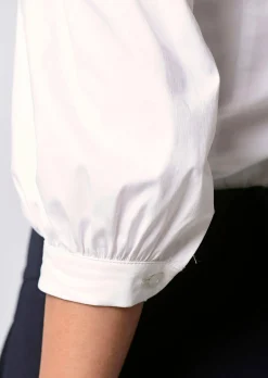 Bluse mit Riegel im Vorderteil