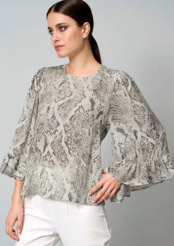 Bluse mit Volant am Ärmel