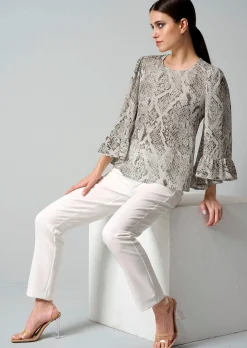 Bluse mit Volant am Ärmel
