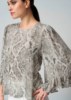 Bluse mit Volant am Ärmel