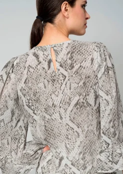 Bluse mit Volant am Ärmel