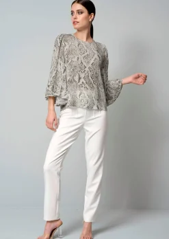 Bluse mit Volant am Ärmel
