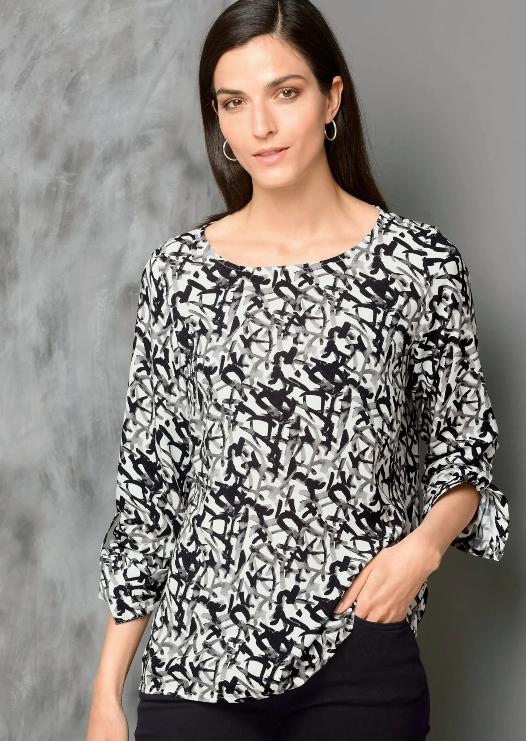 Druckbluse mit grafischem Dessin