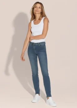 Enge Jeans mit Raffung