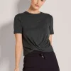 Feminines Sportshirt mit Wickeloptik