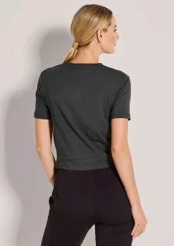 Feminines Sportshirt mit Wickeloptik