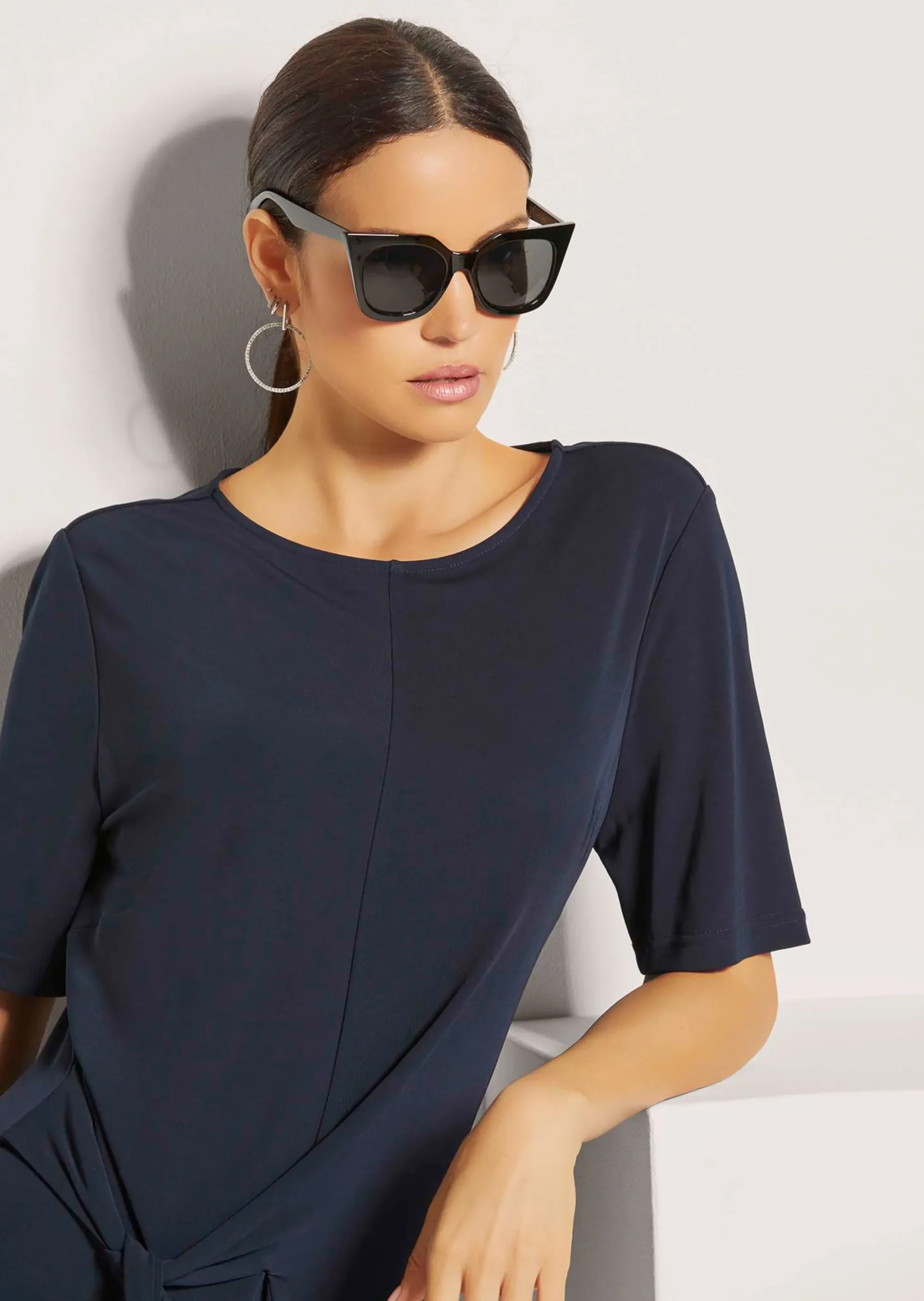 Halbarm-Kleid mit Taillenband