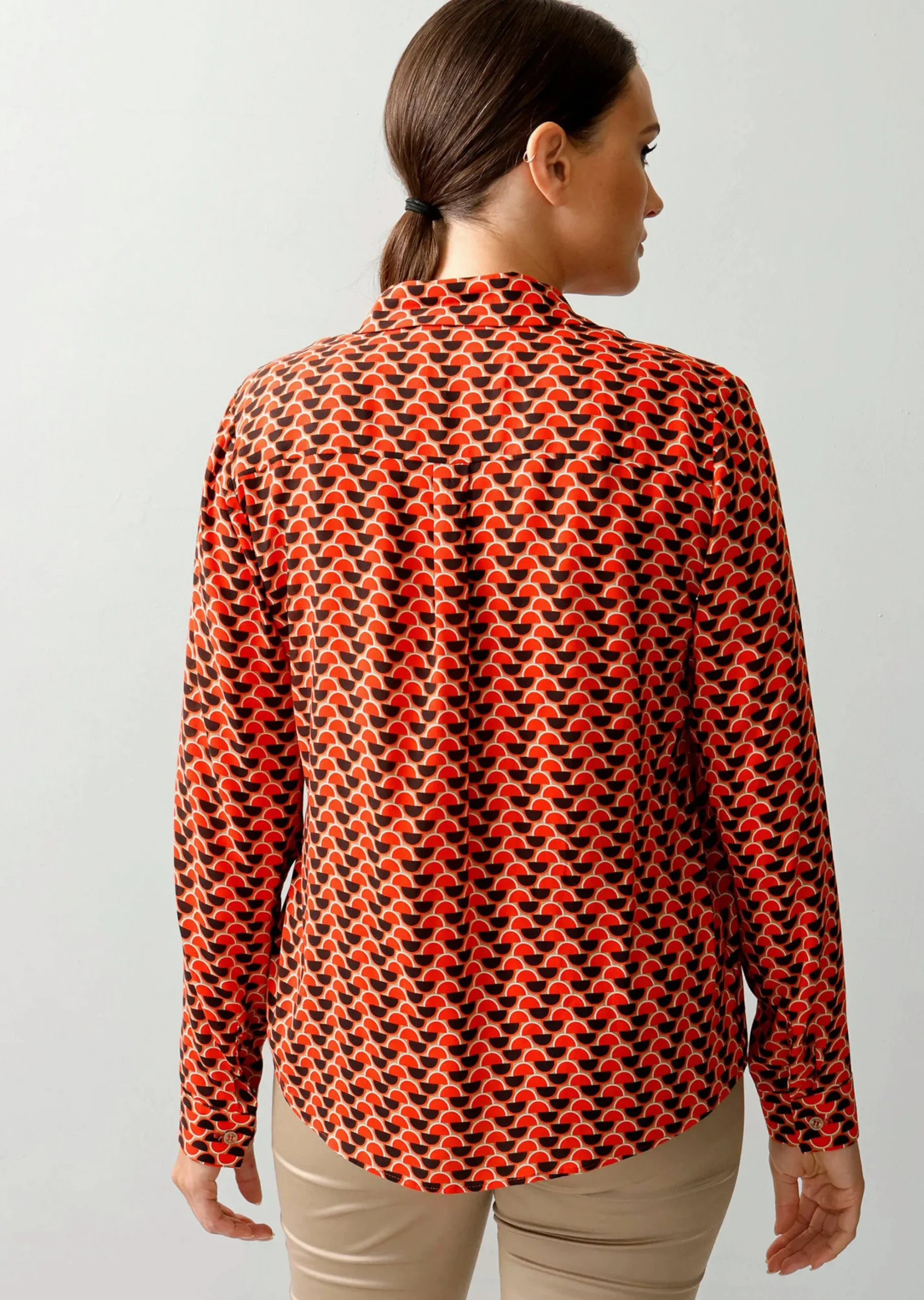Hemdbluse in grafischem Dessin