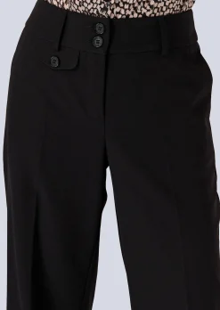 Hose mit Bügelfalte