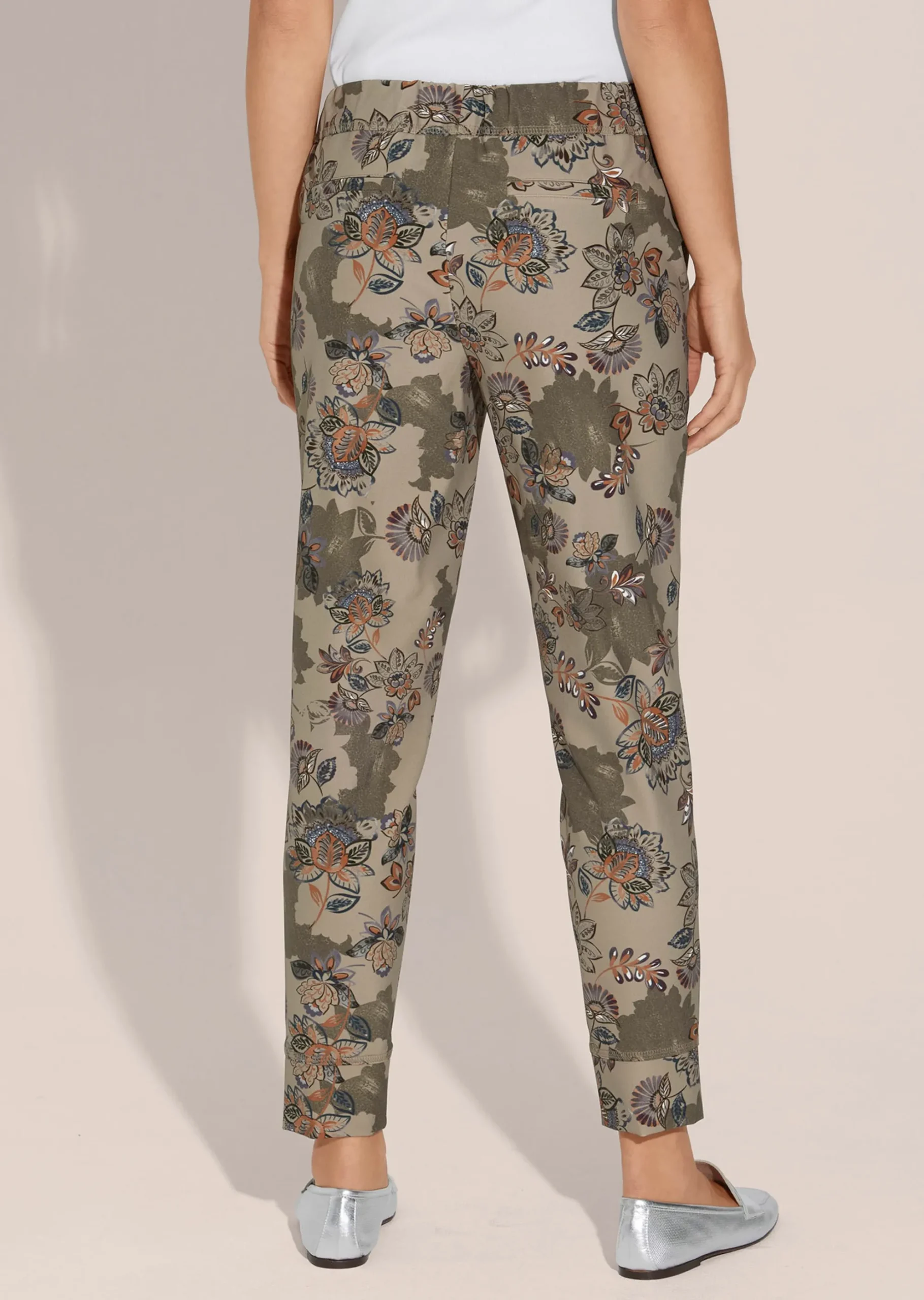 Hose mit Blumenmuster