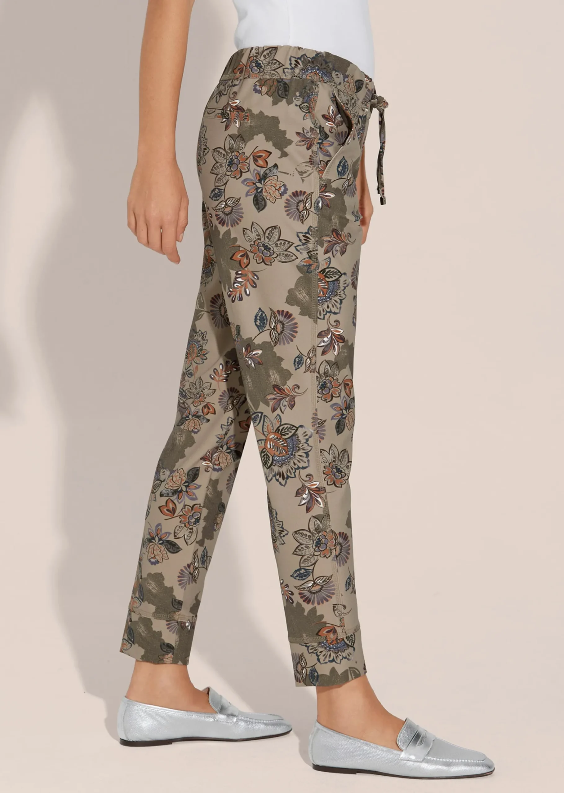 Hose mit Blumenmuster