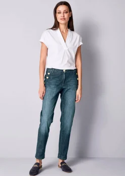 Jeans mit Goldknopf