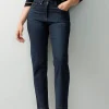 Jeans mit Nietenverzierung