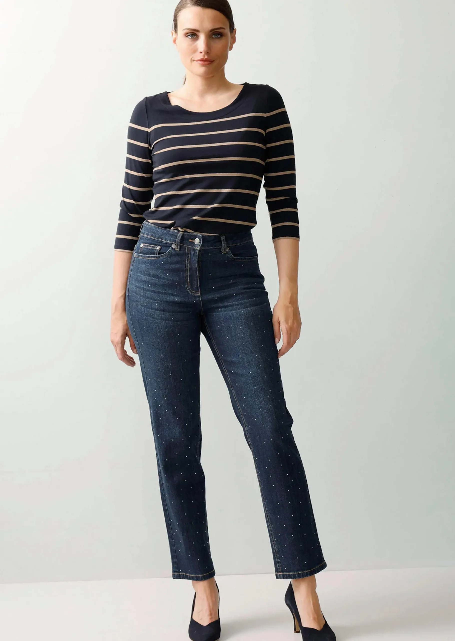 Jeans mit Nietenverzierung