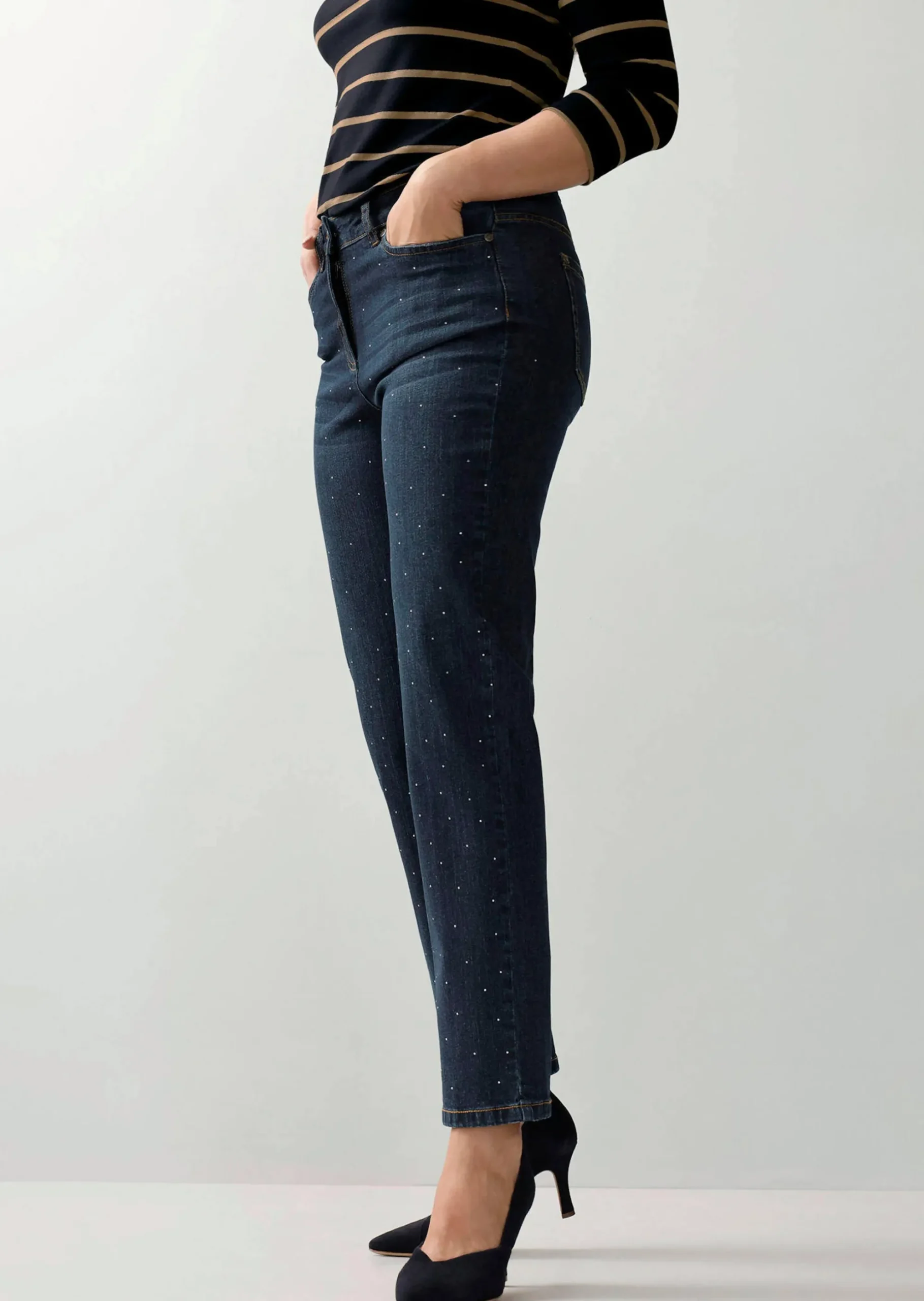Jeans mit Nietenverzierung