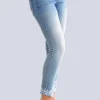 Jeans mit Ornamentstickerei