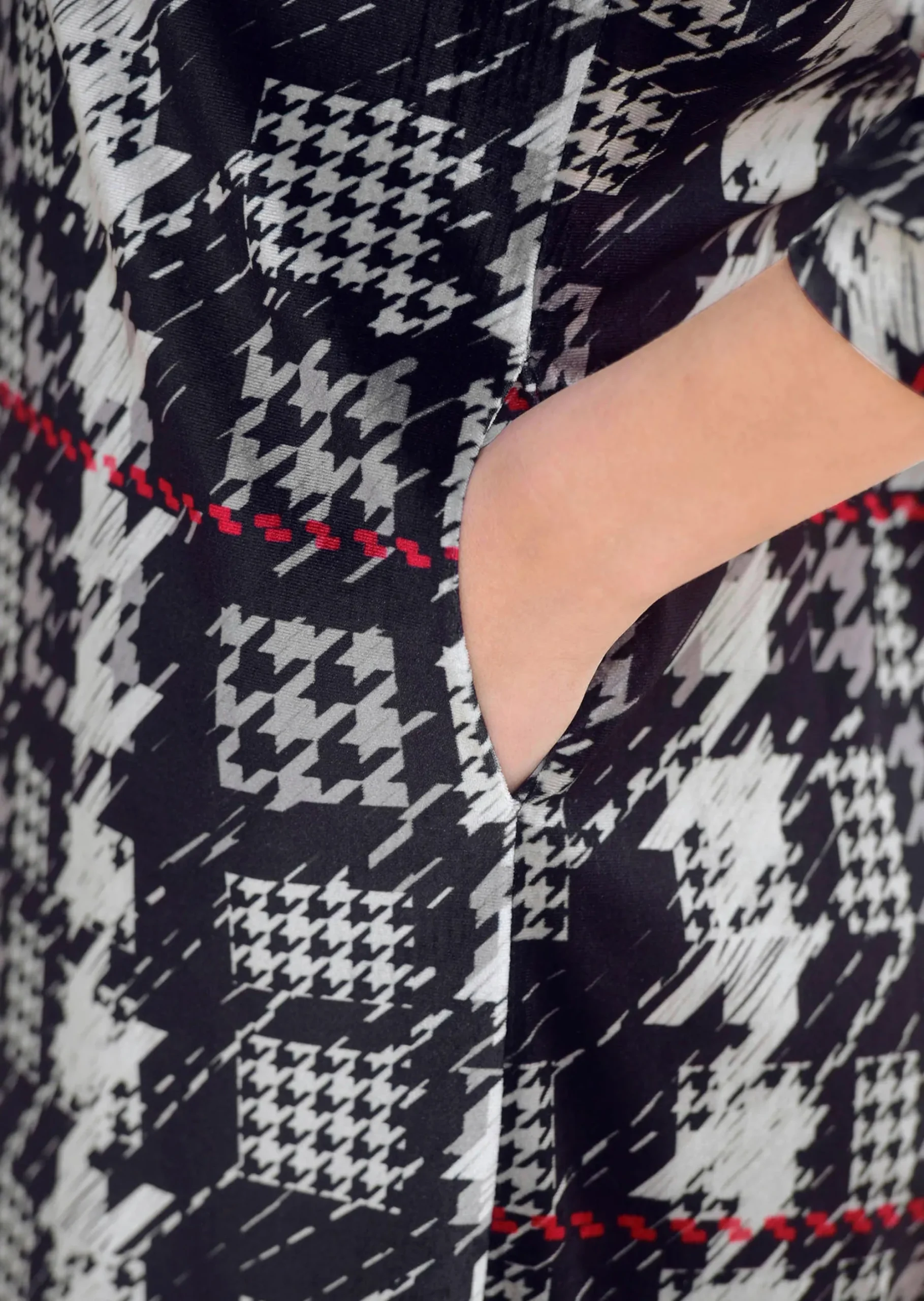 Jerseykleid mit Hahnentrittdessin