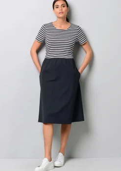 Jerseykleid mit Streifen