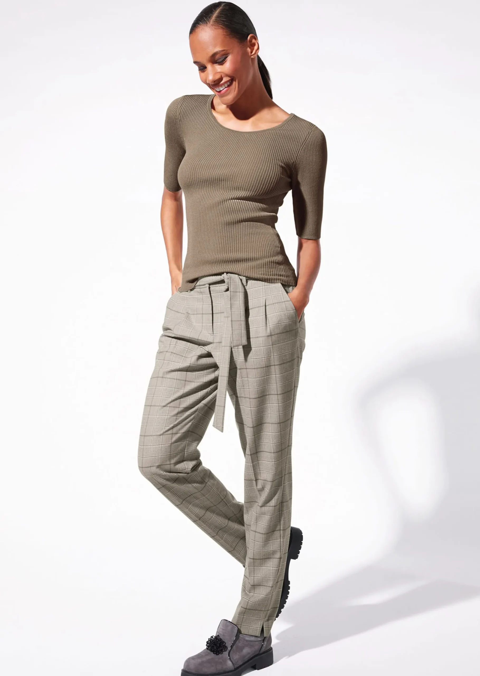 Karo-Bundfaltenhose mit Bindegürtel