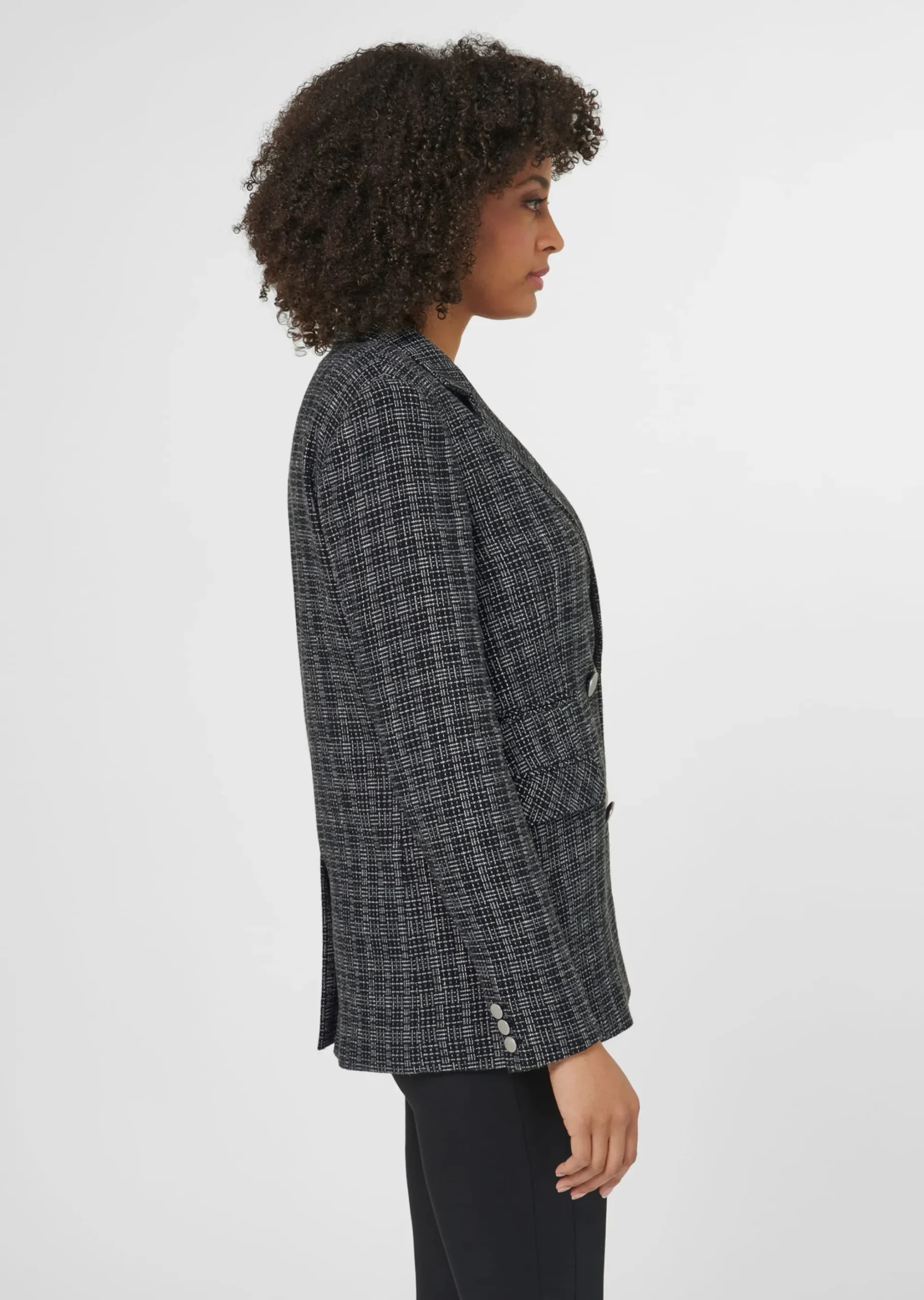 Klassischer Blazer mit silberfarbenen Knöpfen