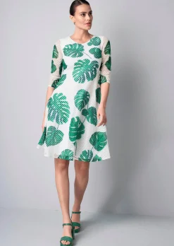 Kleid aus Lochspitze
