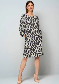 Kleid in grafischem Dessin