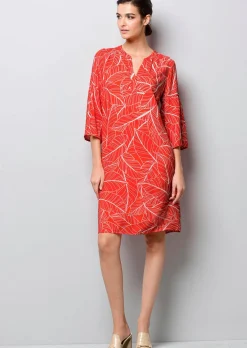 Kleid in grafischem Dessin