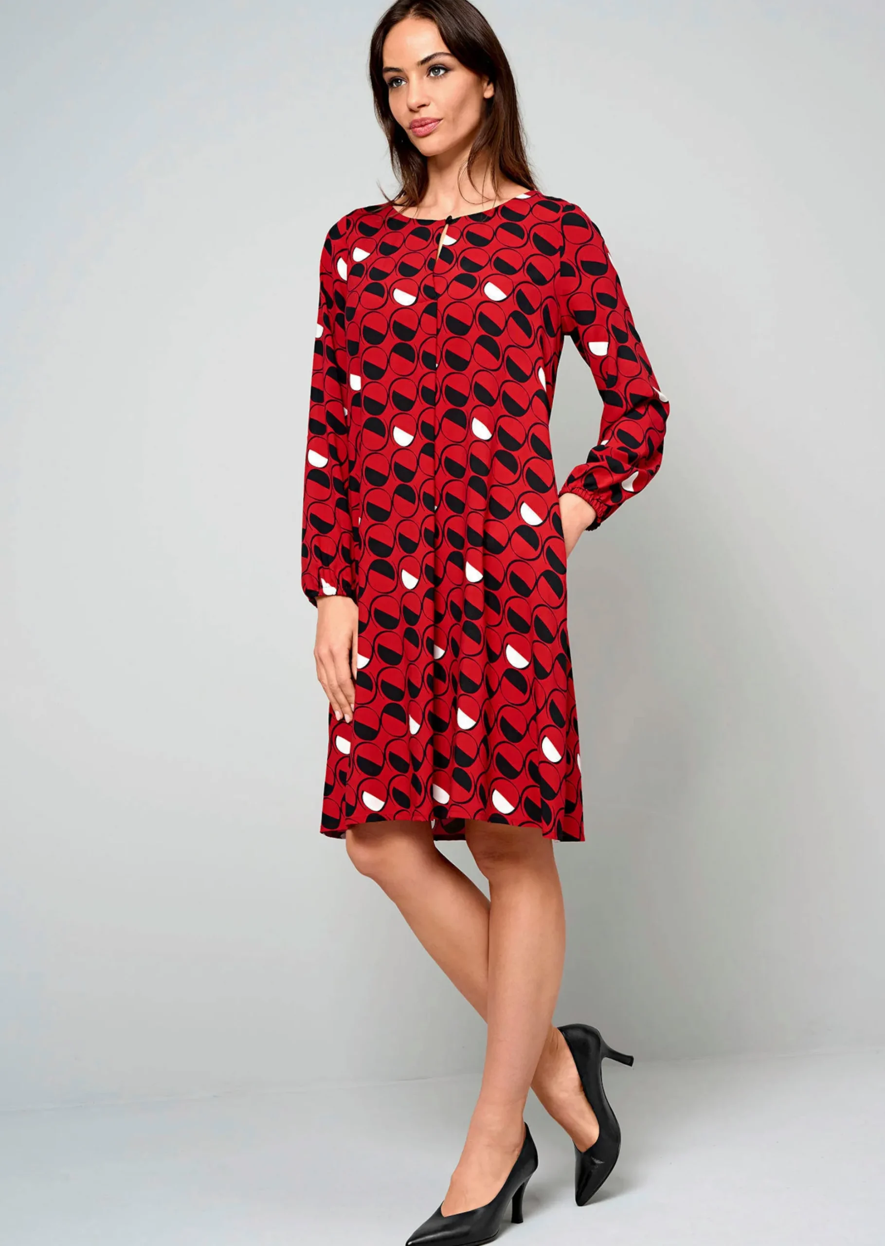 Kleid mit grafischem Dessin
