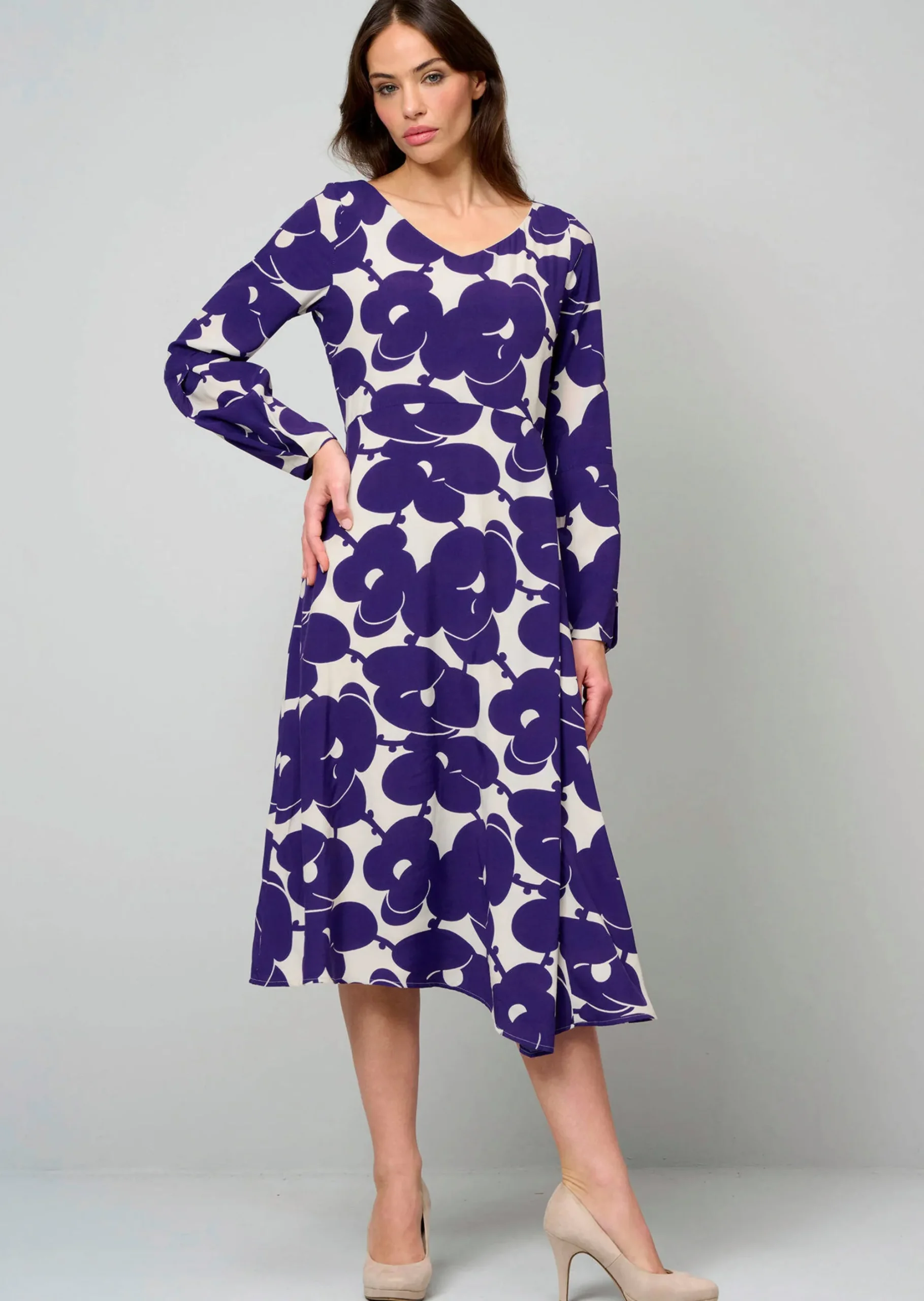 Kleid mit grafischem Dessin