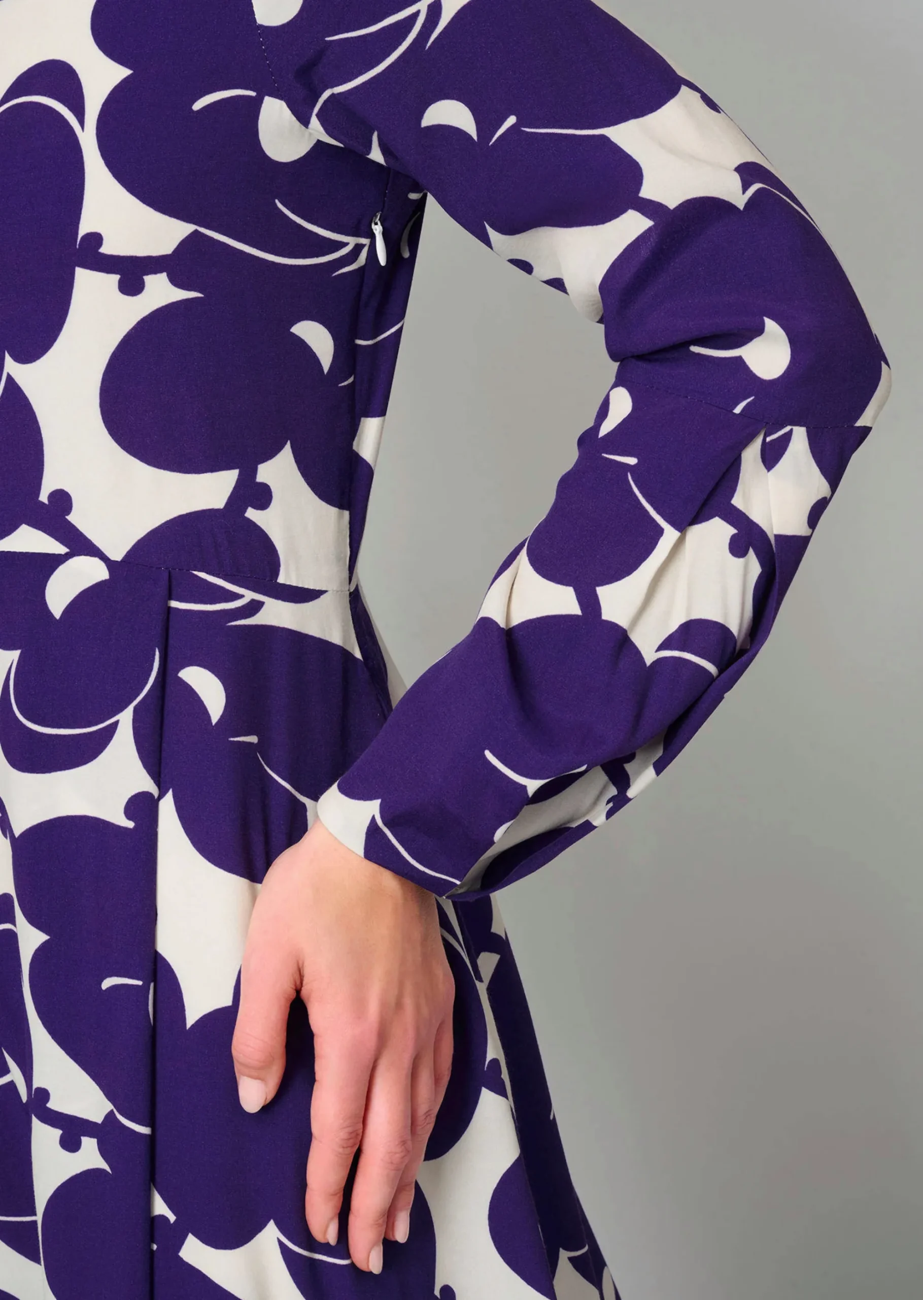 Kleid mit grafischem Dessin