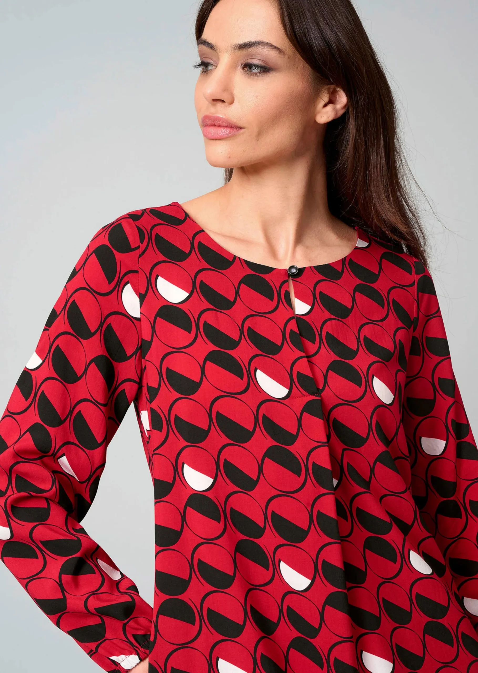 Kleid mit grafischem Dessin