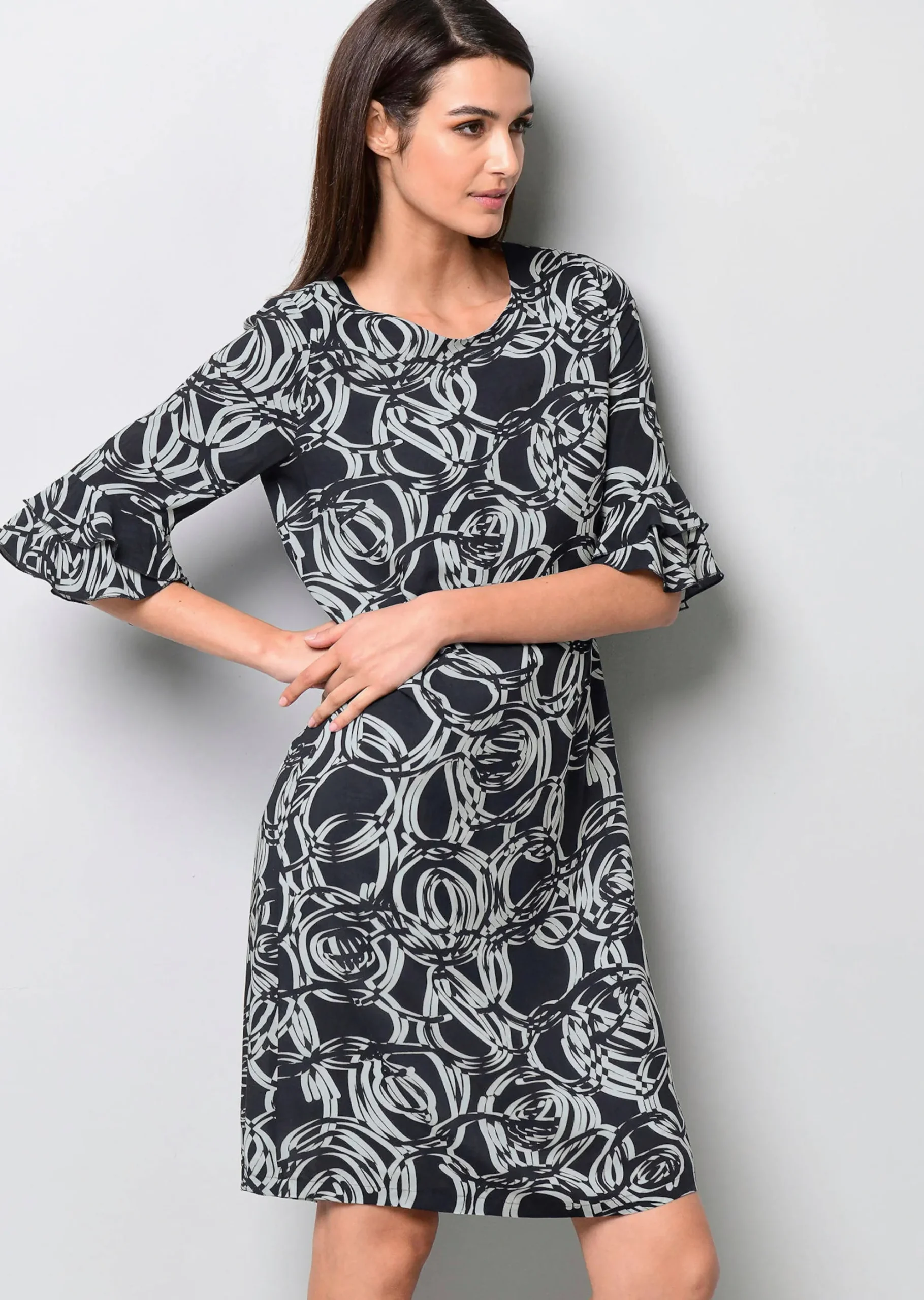 Kleid mit grafischem Dessin