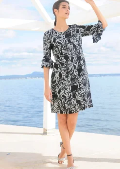Kleid mit grafischem Dessin