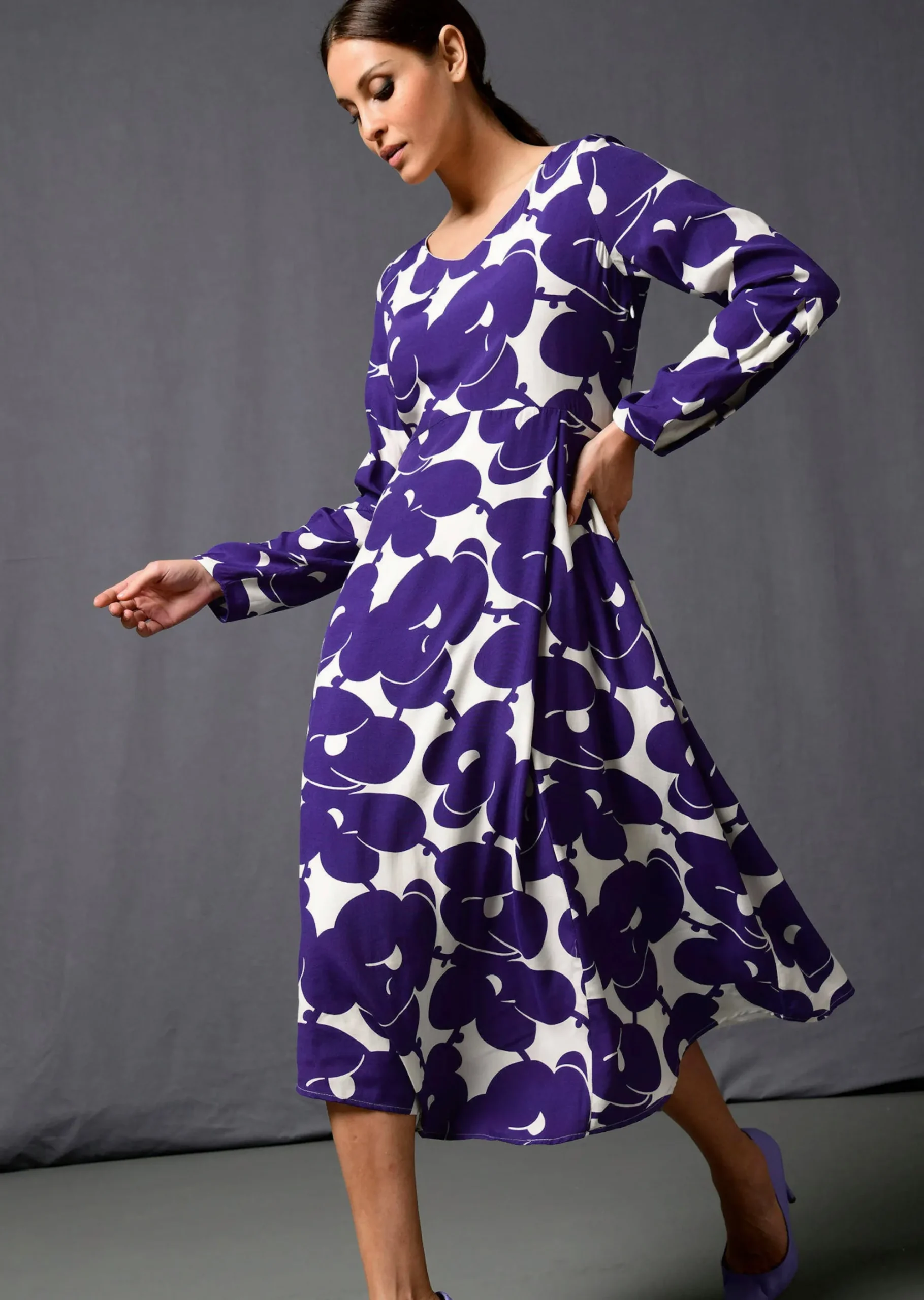 Kleid mit grafischem Dessin
