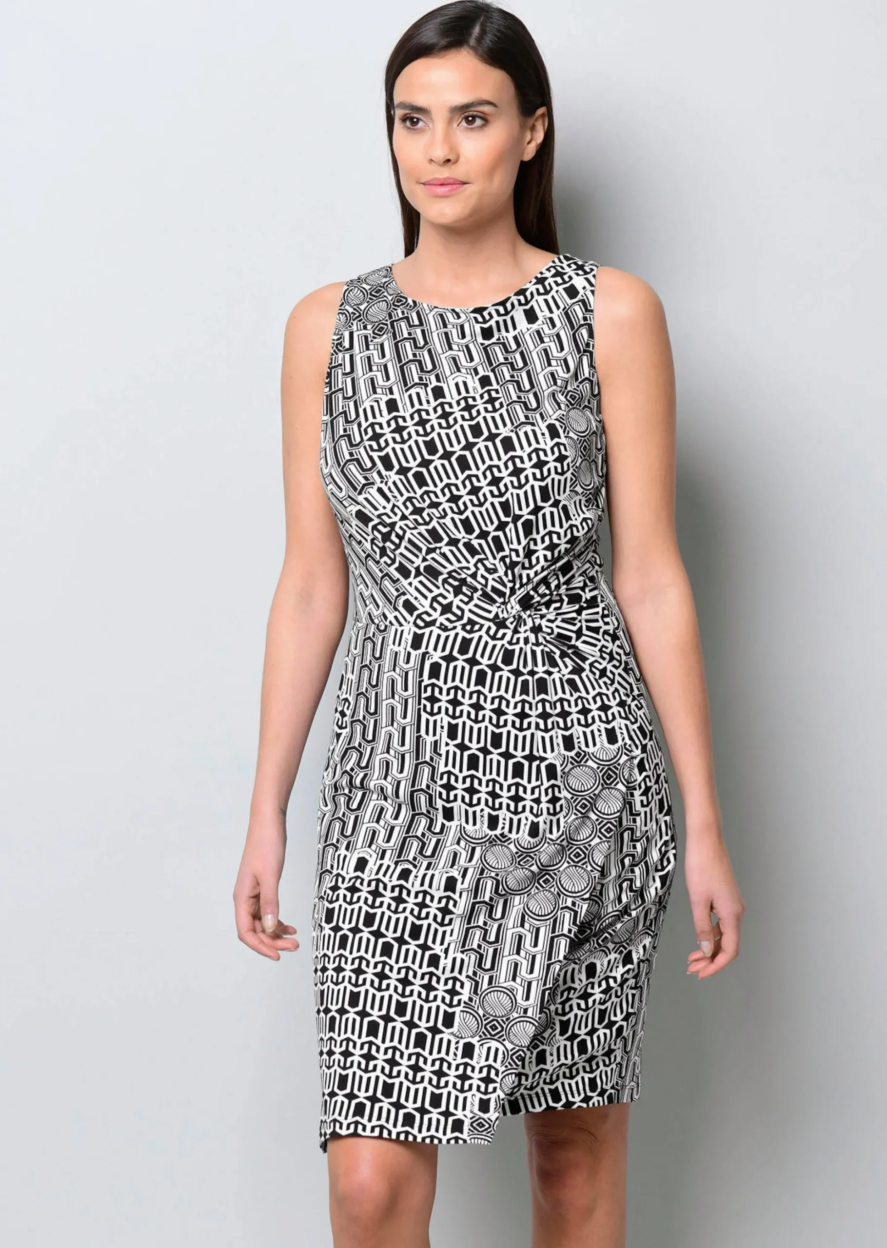 Kleid mit Knoten vorne